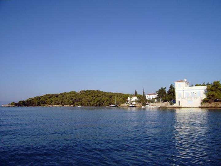 Aloe Luxury Apartments Porto Heli Eksteriør billede